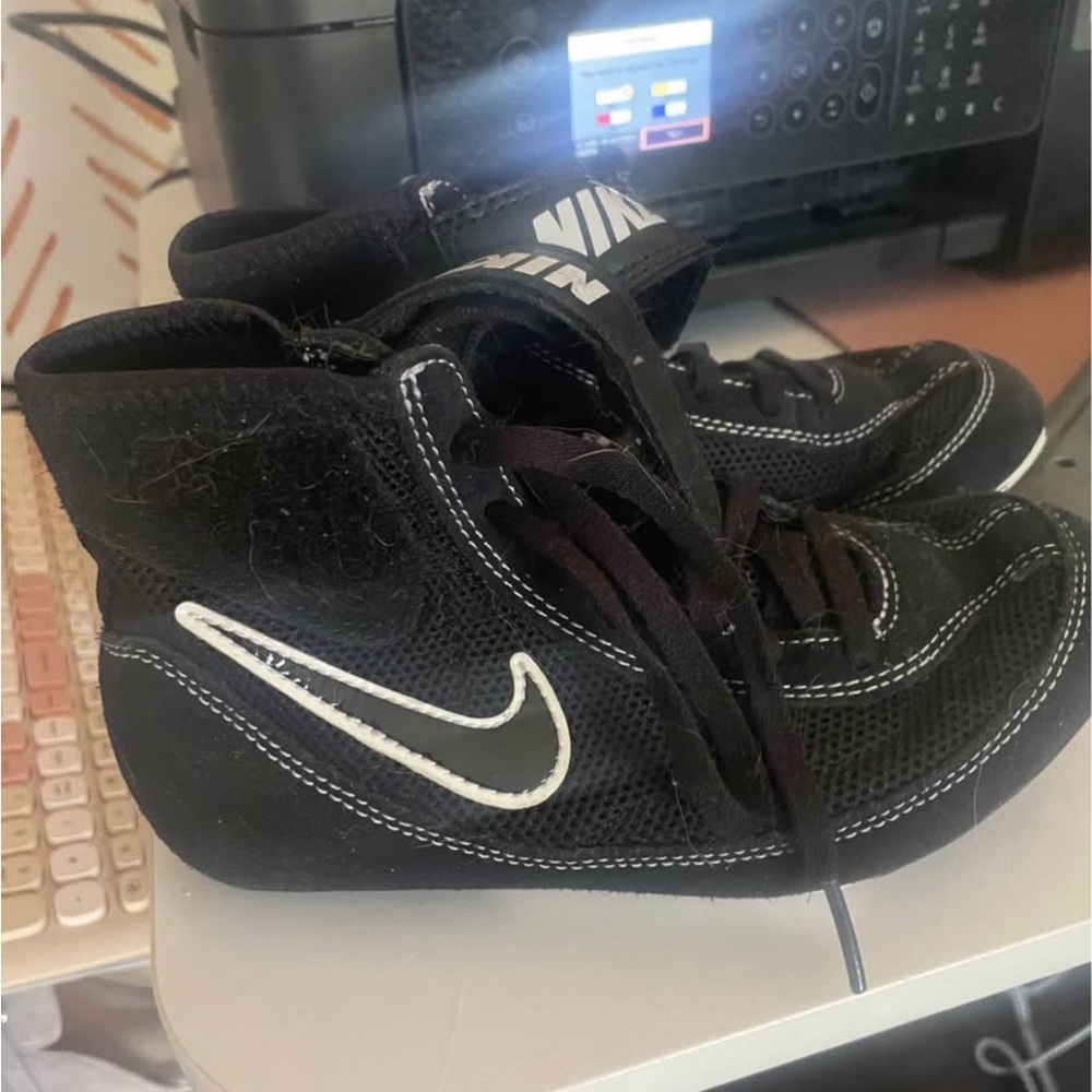 Nike Black and White High-Top Sneakers Classic Design